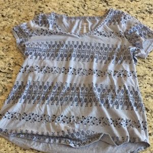 Blue t-shirt with boho dark blue pattern.